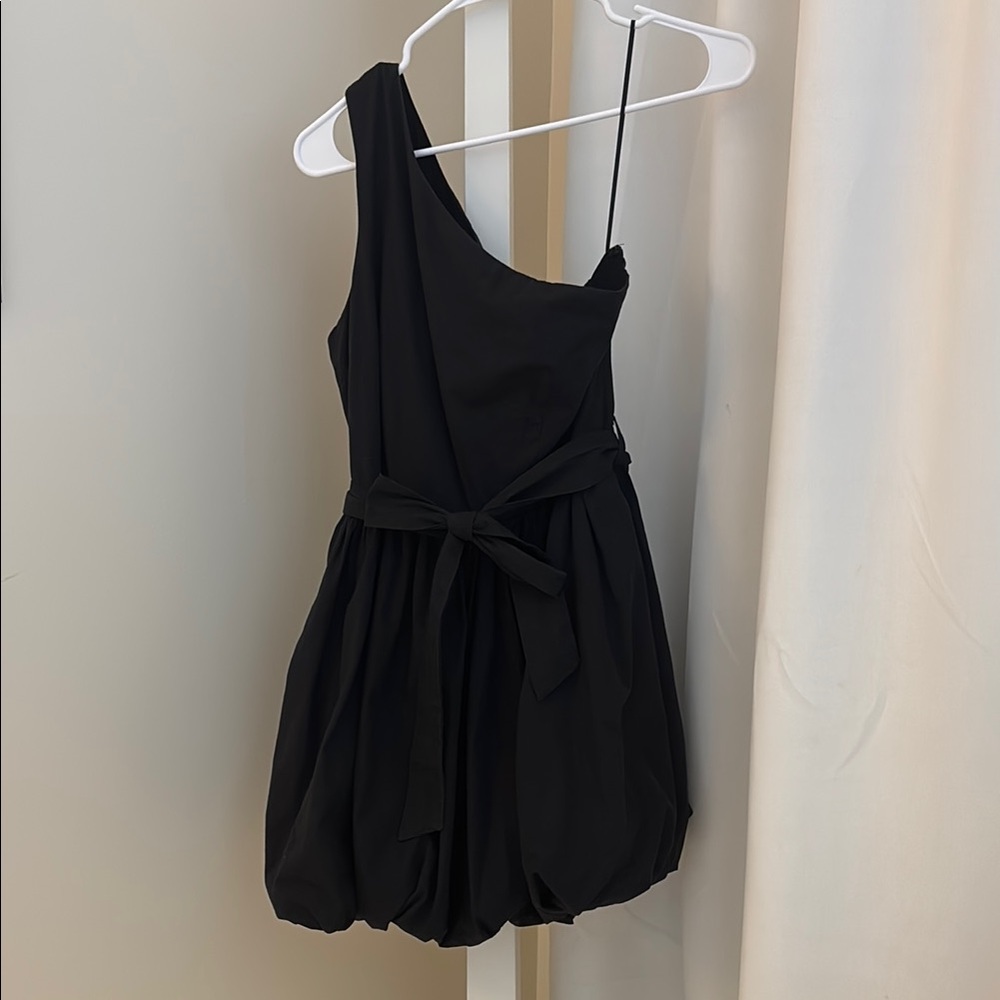 TCEC Black Bow One-Shoulder Asymmetrical Bubble Dress